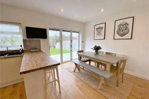 Hampson Crescent, Wilmslow, SK9 photo 5