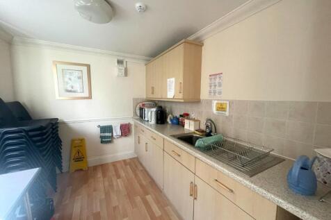 Communal Kitchen.JPG