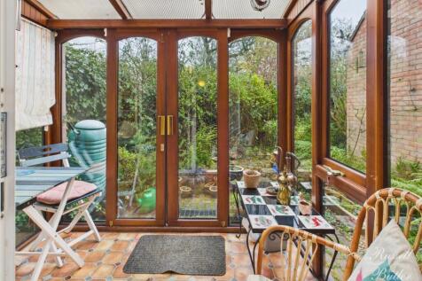 CAM01995G0-PR0399-STILL005