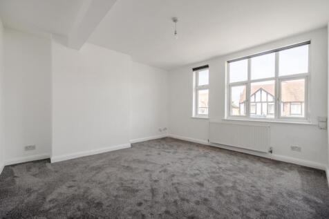 Ruxley Lane, Epsom KT19 photo 4