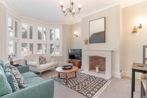Flat 1 Lounge - A.jpg