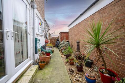 Upleatham Street Saltburn EweMove-14