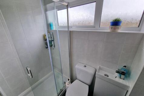 Shower room.jpg