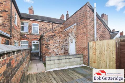 ENCLOSED REAR YARD