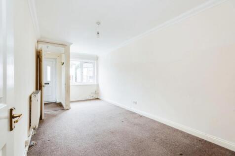 Addison Drive photo 4