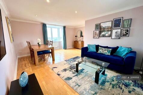 Spacious Large Living Room