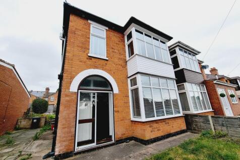 4-bed semi-detached on 82 Brunswick Street, Leamington Spa, £2,300/mo