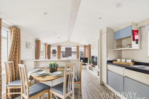 Open plan kitchen dining and lounge layout in Atla
