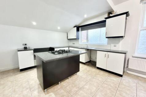 Kitchen alt view