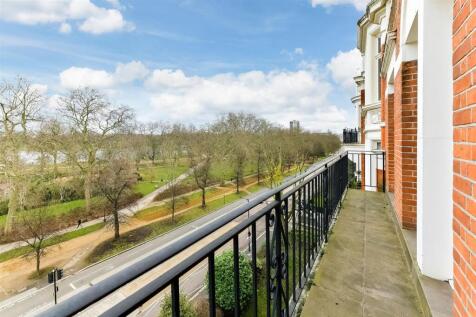 Knightsbridge Luxury  Flat 30, Wellington Court (36).jpg