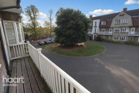 Upminster Road, HORNCHURCH photo 4