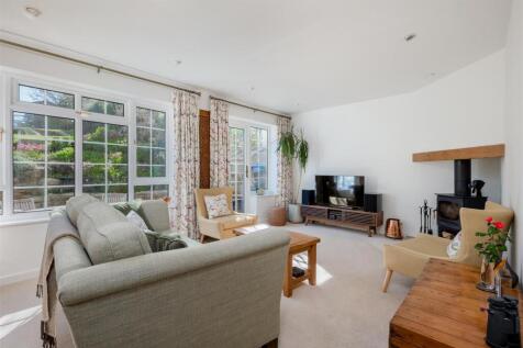 27 High Street 2223-2.jpg