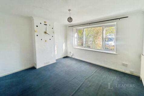 Cotswold Gardens, Luton, Bedfordshire, LU3 photo 3