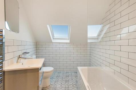 11_Bathroom-1.jpg