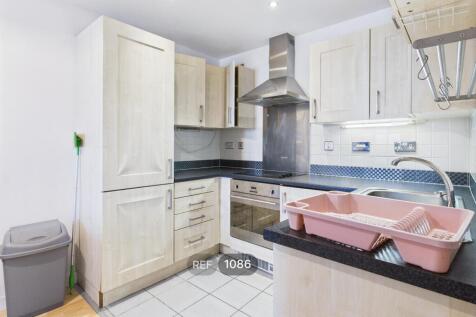 Kitchen &amp; Living area
