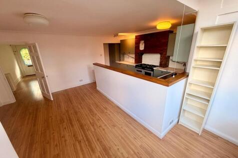 High Street, Woolton, L25 photo 5