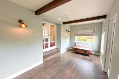 2 Bed Cottage, Keighley