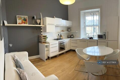Open Plan Kitchen/Living Area