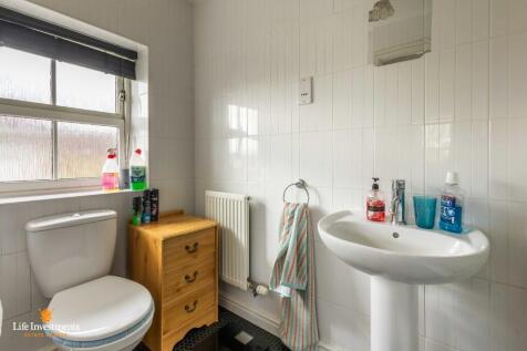 Bedroom Two En Suite