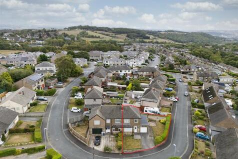 Bramleys Estate Agents - Weatherhill Crescent - Li