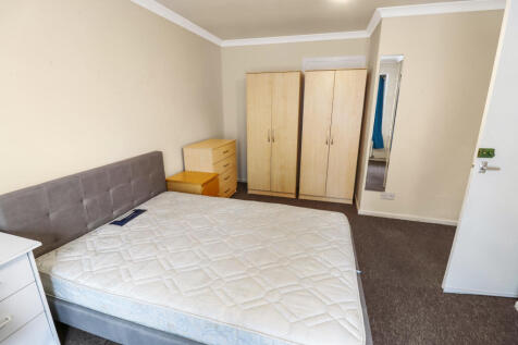 107 Greenwood Court, Leamington Spa photo 3
