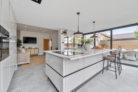 Kitchen / Breakfast Room