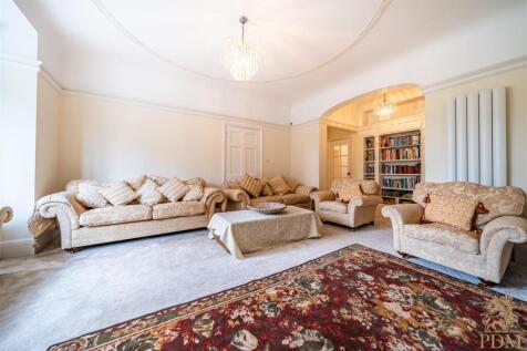 25044- 20 Arlington Drive_024.jpg