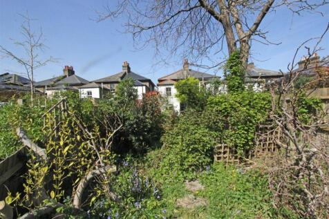 IMG_8262 garden rear.jpg