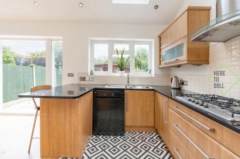 39 Kilvinton Drive, Enfield, EN2 0BE-3