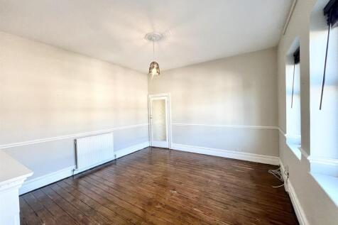 Wellington Grove, Shaw Heath, Stockport photo 4
