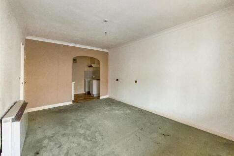 Freehold &amp; Flat 3 Dawes Court, Fisher Street, Paig