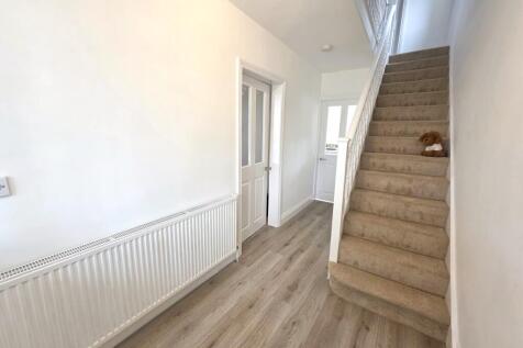 Kirkleatham Lane, Redcar, TS10 photo 5