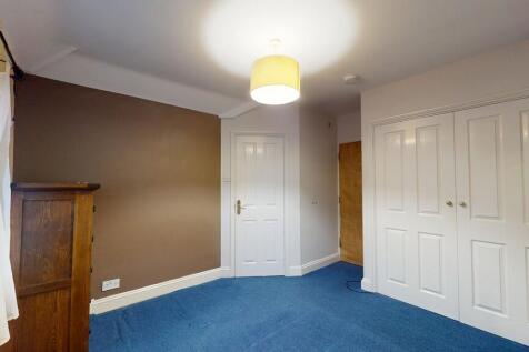 Bedroom 1 - Angle...