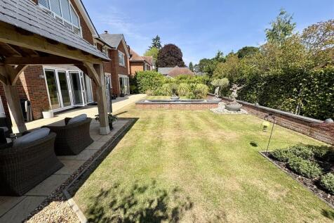Dormy Crescent, Ferndown photo 4