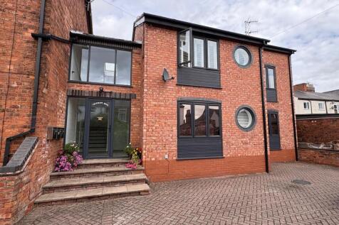 1/2 Bedroom Flat