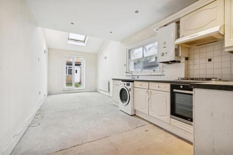 GFF 33 Himley Road SW17  kitchen 1.jpg