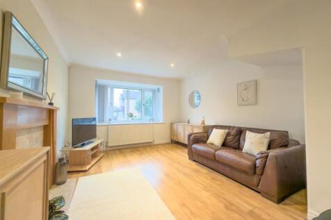 Sitting Room/Dining Room