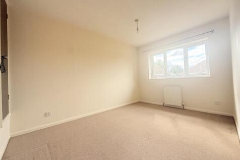 Heron Close, Biggleswade, Central Bedfordshire photo 5