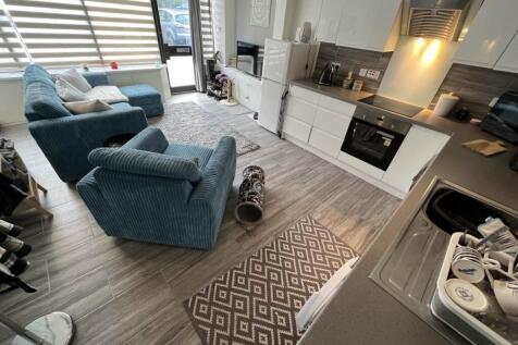 KITCHEN LOUNGE 