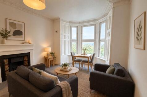 victoria-rd-livingroom-photo-1