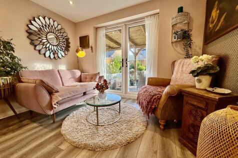 KITCHEN &amp; DINING ROOM