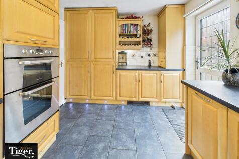 CAM02176G0-PR0671...