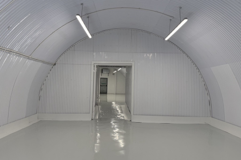 An empty arch with white lining