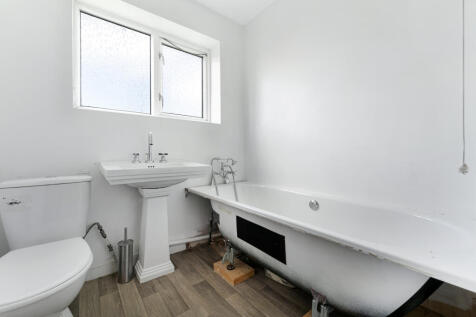 74 KINGSLEY DRIVE-10.jpg