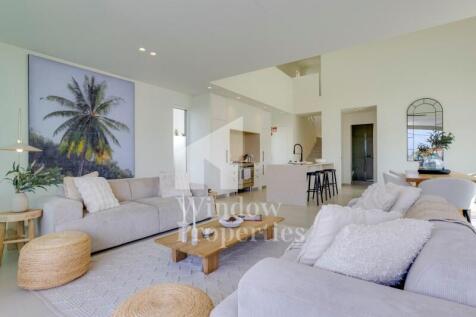 Elegant Contemporary Villa with rooftop in Santa Bárbara de Nexe, Faro