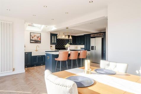 1.3 - kitchen diner.jpg