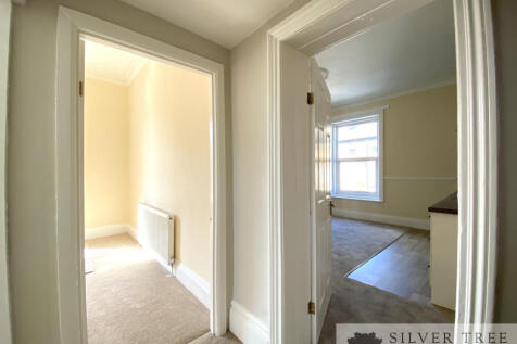 Princess Royal Terrace, Scarborough, North Yorkshire, YO11 2RP photo 4