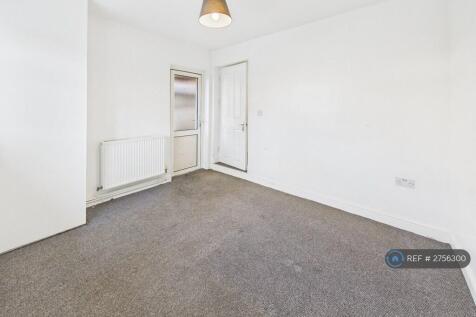 Bedroom &amp; Garden Access