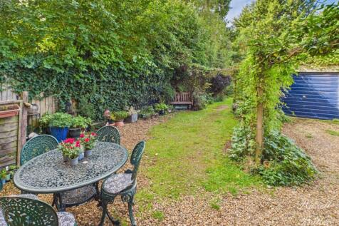 CAM01995G0-PR0368-STILL036