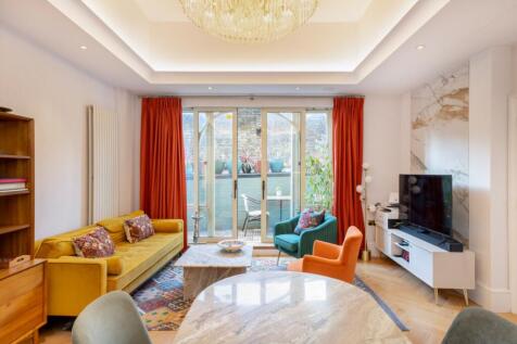 2-bed flat on Crown Court, 123 Park Road, London, £6,500/mo